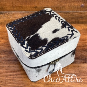 Venta caliente de fábrica Stock cuero de vaca caja de joyería anillo pendiente collar cajas organizadas ornamento personalizado cajas de almacenamiento - Product Image 1