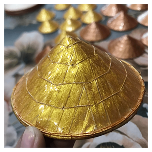 Chapeau conique vietnamien en feuilles de palmier de bambou pour souvenirs touristiques, décoration et costumes de festival, origine Vietnam - Product Image 2