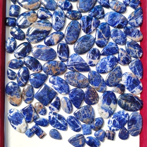 100% Sodalite naturelle pierre précieuse en vrac en gros Sodalite naturelle belle pierre précieuse en cristal pour la fabrication de bijoux pierre d'approvisionnement en vrac - Product Image 3