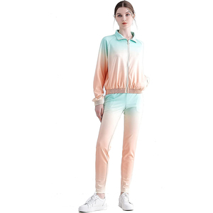 Ensemble de survêtement unisexe léger coupe-vent avec logo personnalisé pour femmes et hommes, idéal pour la gym, le sport et le fitness - Product Image 4