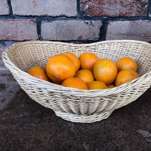 ชามผลไม้หวายสไตล์วินเทจพร้อมของตกแต่งที่มีเสน่ห์เหมาะสำหรับโต๊ะอาหารและเครื่องครัวที่ใช้ในบ้าน - Product Image 1