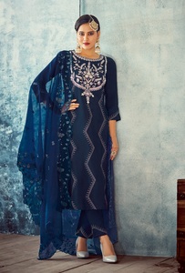 Colección Dhwaja Export de Kurti, Pantalón y Dupatta de Seda Viscosa de Secado Rápido para Mujer, Estilo Étnico de India y Pakistán, Disponible en Stock - Product Image 2
