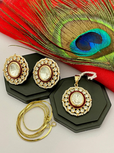 Conjunto de colgante de polki tradicional con pendientes para mujeres y niñas, ideal para bodas, novias, festivas, étnicas, informales y de fiesta - Product Image 4