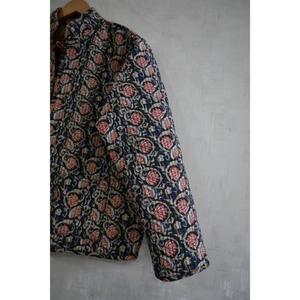 Veste matelassée réversible artisanale indienne écologique à boutons, imprimée, à manches longues, chaude pour l'hiver, motif floral élégant - Product Image 3
