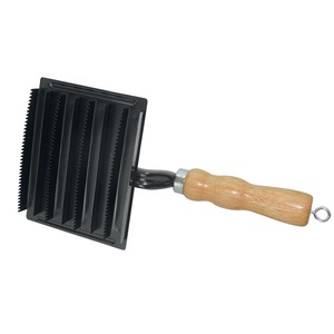 New Arrival Stainless Steel Curry <b>Comb</b> with <b>Wooden</b> Handle Safety Disinfection Veterinary Instrument - Product Image 2