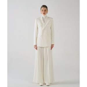 Blazer Lyra al mejor precio para mujer, ropa de alta calidad, nueva tendencia, estilo minimalista, alta moda, hecho en Vietnam, servicios ODM - Product Image 1