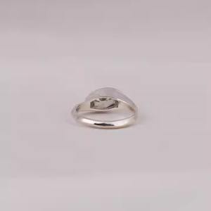 Anillo de compromiso de oro blanco sólido de 14 quilates libre de conflictos Marquise Cut Lab Grown Solitaire, regalo de cumpleaños perfecto para ella - Product Image 5