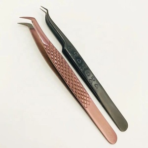 Pinzas de aislamiento de 90 grados con punta de fibra de oro rosa negro de Plasma, venta al por mayor, pinzas de extensión de pestañas de acero inoxidable sostenibles - Product Image 1