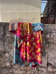 Couette réversible en coton Kantha imprimé vintage – Couvre-lit indien fait main - Product Image 2