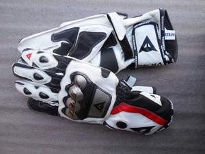 Botas de carreras de cuero para moto Guantes impermeables para moto Pantalla táctil Dedo completo Guantes de moto hechos de cuero de alta calidad - Product Image 5