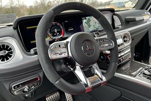 Vehículos Usados de Segunda Mano 2022 G63 Turbo V8, 4WD Listos para Envío Rápido - Product Image 3