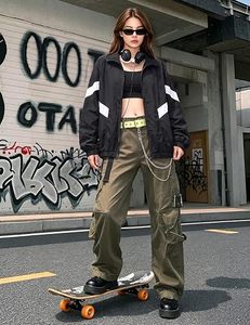 Chaqueta Bomber Negra Sólida Transpirable con Cierre Frontal, Logotipo y Cuello Alto, Manga Larga, Resistente al Viento y Ligera - Product Image 4