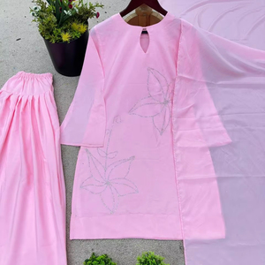 Costume de fête indien et pakistanais à la mode pour femmes haut en soie romain avec pantalon brodé de paillettes et Dupatta fabriqué en Inde - Product Image 1