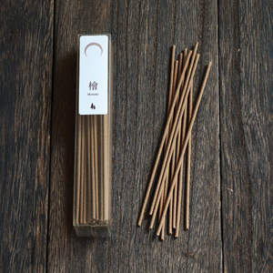 Varillas de Incienso Tradicionales 40g Aroma Bosque [Ciprés Hinoki y Madera de Cedro Japonés] - Product Image 2