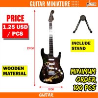 Guitarra Miniatura Semi de 9.5 Pulgadas, Edición Especial con Tema de Fútbol
