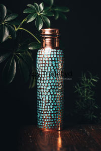 Botella de cobre clásica de Tradebyd Ideal para rutinas diarias de desintoxicación e hidratación personal Uso de bienestar Ayurvédico - Product Image 4