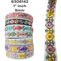 Garniture en dentelle brodée florale colorée sur mesure pour robes de couture Sarees Accents de décoration intérieure