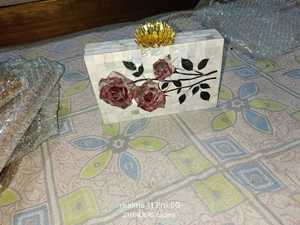 Bolso de Mano de Madera Estilo Bohemio de Lujo con Incrustaciones de Nácar, Hecho a Mano, Patrimonio Árabe Premium, Regalo Moderno para Damas en Eid y Ramadán - Product Image 2