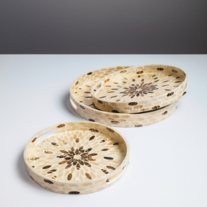 Plateau de service décoratif de luxe, fait main, durable et écologique, avec incrustation de nacre vietnamienne et motif géométrique, pour la vente en gros - Product Image 2