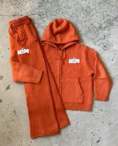 Suéter de mohair personalizado de fabricante de prendas de punto para hombre, cárdigan con capucha y cremallera jacquard, chándal de punto de mohair, conjunto de pantalones de chándal - Product Image 2