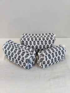 Juego de 3 Bolsas de Maquillaje Acolchadas de Algodón con Estampado Floral y Cierre de Cremallera - Organizador de Cosméticos Ligero - Product Image 5