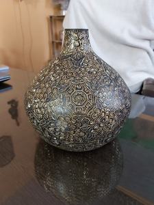 Vente en gros Vase en aluminium sculpté Design côtier classique pour salon Décoration de mariage Vase de table fait main - Product Image 4