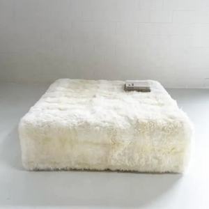Puf de Piel de Oveja Hecho a Mano de Alta Gama a Precio de Fábrica, Otomana Modular Forsyth Grande, Ecológica para el Hogar, Dormitorio y Restaurante - Product Image 3