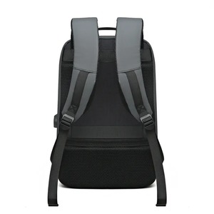 Sac à dos pliable de voyage pour homme Bandes réfléchissantes légères en nylon résistant à l'eau Port USB Marque écologique personnalisée OEM - Product Image 5