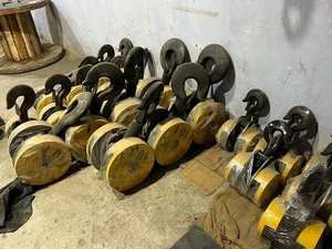 Gancho de elevación de grúa EOT 20 toneladas MS superficie galvanizada laminada en caliente marca CMK caja de gancho de grúa industrial resistente embalada OEM - Product Image 2