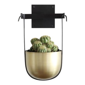 Ensemble de jardinières murales dorées et noires pour une exposition moderne de plantes d'intérieur et un style de décoration intérieure luxueux - Product Image 2