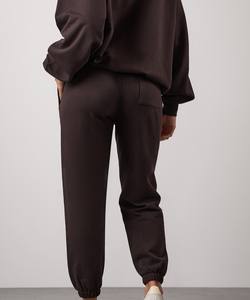 Pantalon de fitness décontracté à la mode pour femmes Logo personnalisé Pantalon cargo uni Vêtements de sport en gros pour la saison d'hiver devant plat - Product Image 2