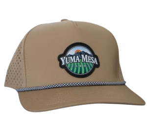 Logotipo de parche de goma personalizado Gorras de golfista perforadas impermeables Gorras Snapback Gorras deportivas de ala ligeramente curvada Fabricante de sombreros VN - Product Image 1