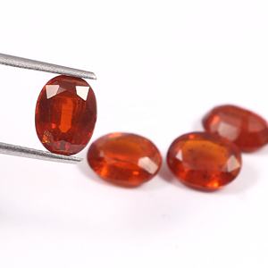 Kyanite orange naturelle à facettes de forme ovale de 9mm pierre précieuse de cristal sportif de haute qualité - Product Image 1