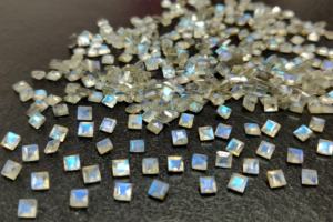 ลาบราดอไรต์ธรรมชาติขนาด7มม. ทรงสี่เหลี่ยมตัดเหลี่ยมเพชรพลอย - Product Image 4