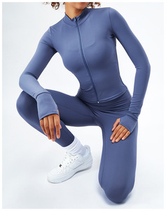 Logo personnalisé Vêtements pour femmes Ensembles deux pièces avec fermeture éclair Haut à manches longues zippé et leggings taille haute Ensemble de vêtements de sport à manches longues pour la gym - Product Image 6