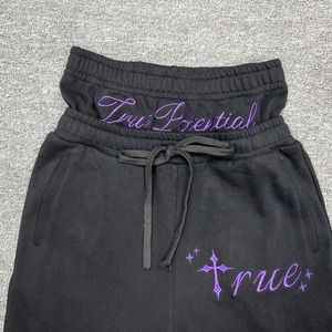 กางเกงวอร์มทรงขาบานเอวสองชั้นปักลายแบบกำหนดเอง สไตล์ลำลอง ทรงเข้ารูป แต่งขาด แฟชั่นลายปะติด กางเกงขายาวทรงกว้างสำหรับผู้ชาย - Product Image 3