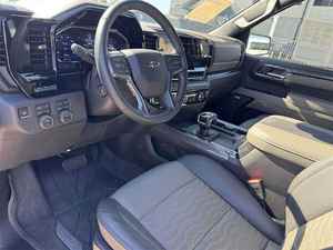 Chevrolet Silverado 1500 ZR2 2024, Cabina Doble, Tracción en las Cuatro Ruedas, Asientos de Cuero, Volante a la Izquierda, Cámara Trasera - Product Image 2