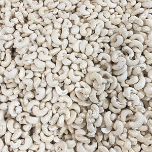 เม็ดมะม่วงหิมพานต์ดิบอบแห้งขายส่งจากเวียดนาม คุณภาพสูง รับผลิตแบบ OEM ODM บรรจุภัณฑ์ Santigo เกรด W240/W320 อายุการเก็บรักษา 24 เดือน - Product Image 1