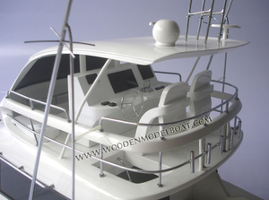 TOYOTAA PONAM 35 Modèle moderne en bois Yacht 35 Coque noire Fabriqué à la main avec une technique peinte - Product Image 5