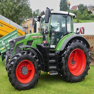 Tractor Fendt 616 Vario de Calidad Premium Diseñado para Trabajos Pesados en el Campo con Control Avanzado y Comodidad - Product Image 6