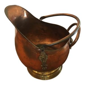 Seau à charbon en cuivre vintage massif avec des lignes élégantes et une forte adhérence, idéal pour une utilisation de foyer décoratif ou une solution de stockage - Product Image 4