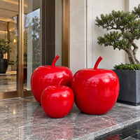 Oversized appelensculptuurset, meerkleurige fruitstatueergroep van glasvezel voor hotelingang en landschap