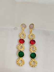 Boucles d'oreilles élégantes longues plaquées or 18K avec un design circulaire perlé et des bijoux de style ethnique festif pour femmes - Product Image 2