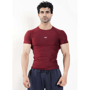Camiseta de Compresión M FITNESS para Hombre, Spandex/Poliéster, Color Granate, Corte Ajustado, Cuello Redondo, Manga Corta, 220g, Tejido Ligero, Diseño Liso - Product Image 1