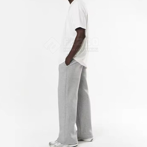 Survêtement deux pièces de haute qualité coutures durables et tissu doux pour un survêtement confortable toute la journée - Product Image 3