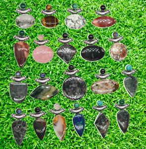 Collar de latón Vintage Chapado en plata antigua para mujer, colgantes de cristal grandes, vendedor superior, joyería al por mayor para cristianos - Product Image 2