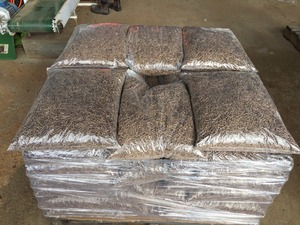 Granulés de bois 15 kg, combustible biomasse pour système de chauffage, granulés de pin et de chêne durables de 6 mm, en vente - Product Image 6