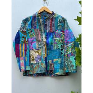 Veste en patchwork de soie bohème faite à la main, réversible, avec coque en cuir brodée, logo personnalisé, rembourrage en coton pour la saison d'automne - Product Image 2