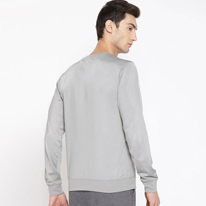 เสื้อฮู้ดลายสก็อตคุณภาพสูงสำหรับผู้ชาย ผ้าฝ้าย 100% กันน้ำ สีพื้นแบบกำหนดเอง เสื้อผ้าแนวสตรีท - Product Image 6