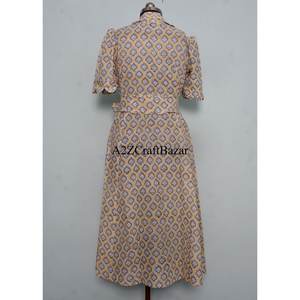 Vestido midi floral de algodón 100% ecológico para mujer, estilo Kangura, cuello en V, manga corta, decoración con botones, lavable. - Product Image 6